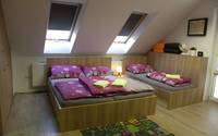 Kaštanový apartmán obyvák