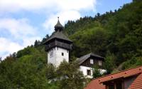 Banská Hodruša ukrytá v Štiavnických vrchov