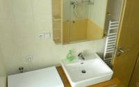 Ořechový apartmán koupelna