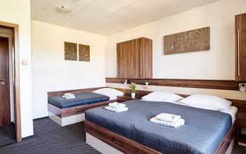 Třílůžkový pokoj