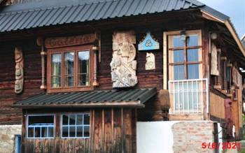 Дерев'яний будинок Арт Галерея
