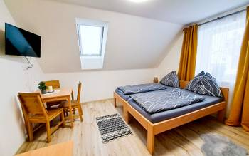 6-lůžkový apartmán ve dvoře