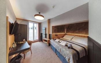 Atrium Hotel***