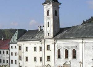 Františkánský klášter s kostelem