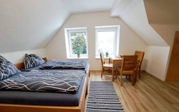 6-lůžkový apartmán v zahradě