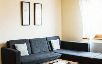 1B Apartmán - obývacia miestnosť