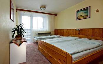 Třílůžkový pokoj