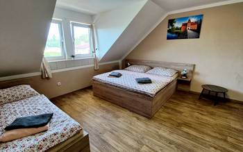 8. Pokoj pro dvě až tři osoby, první patro