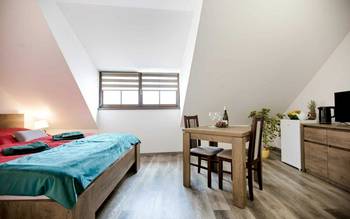 6 - Pokoj s manželskou postelí