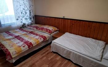 Trojlôžková izba