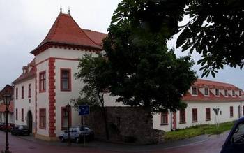Kaštieľ vo Svätom Jure