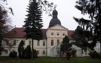 Mansion in Adamovce