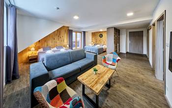 Studio šestilůžkové s balkónem