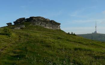 Петрові камені