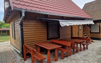 Будиночок Катка в комплексі басейну Вадаш Штурово