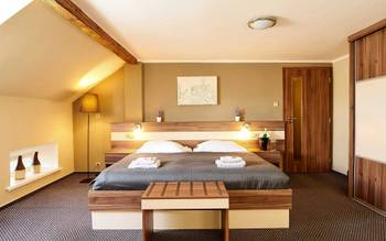 Třílůžkový pokoj NADSTANDARD (DELUXE) S KLIMATIZACÍ