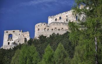 Za krásami Lietavského hradu 