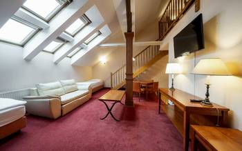 Dvoupodlažní apartmán s kuchyňkou