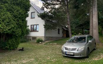 Хатина на лузі