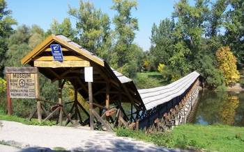 Dřevěný most v Kolárove