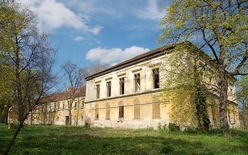 Dwór w Sered (Šintavská Zamek)
