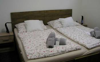 Třílůžková buňka