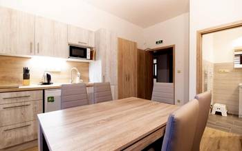 Čtyřlůžkový apartmán s palandou a přistýlkou č. 2