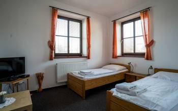 Dvoulůžkový pokoj Standard s oddělenými postelemi a přistýlkou