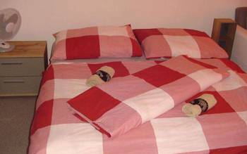 Apartmán s manželskou posteľou a pohovkou