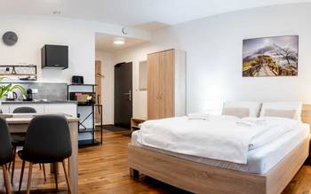 1.10 Dvoulůžkové studio s dětskou postýlkou