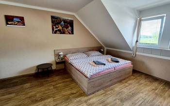 9. Pokoj pro dvě až tři osoby, první patro