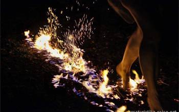 Firewalking – Chôdza po žeravom uhlí