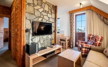 Apartmán s 1 spálňou v hlavnej budove hotela - čiastočný Výhľad na Tatry