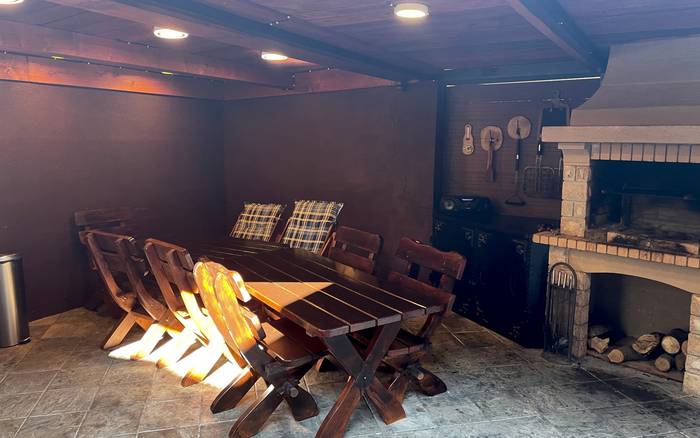 Vokajsie sedenie s krbom