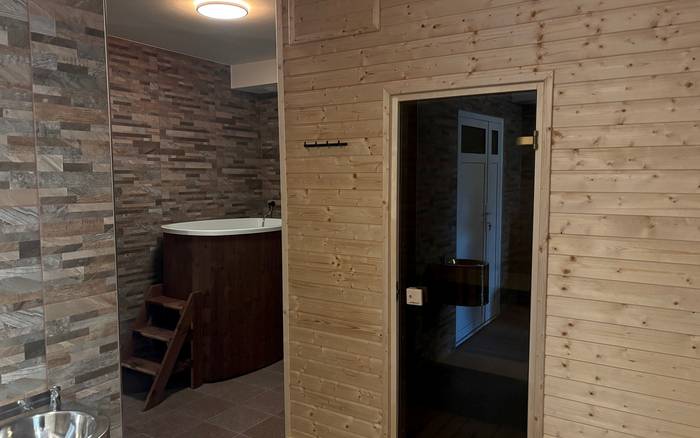 Wellness - Fínska sauna + ochladzovací bazén