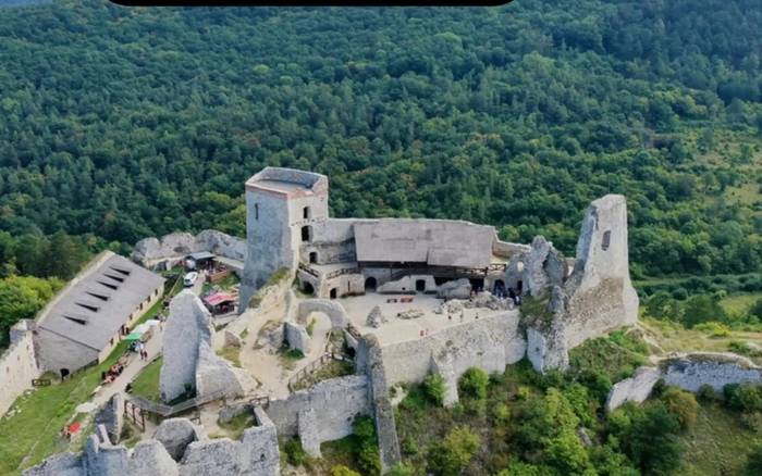 Rezbársky dvor u Chromeka