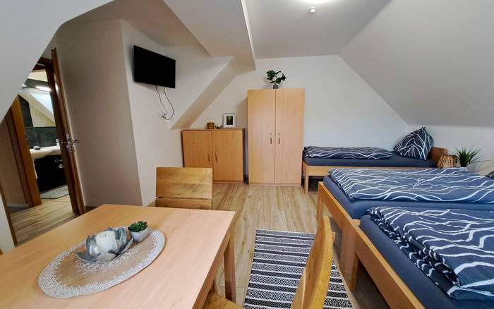 6-lůžkový apartmán v zahradě