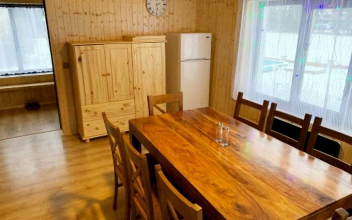 Jídelní stůl