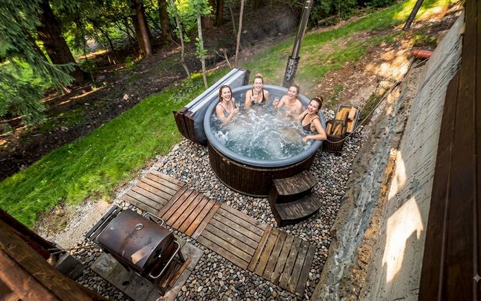 1. WELLNESS ХАТА Зазрівá
