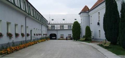 Mansion in Cerová