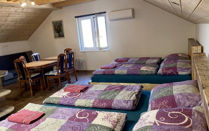 Čtyřlůžkový apartmán s možností připlacení přistýlky