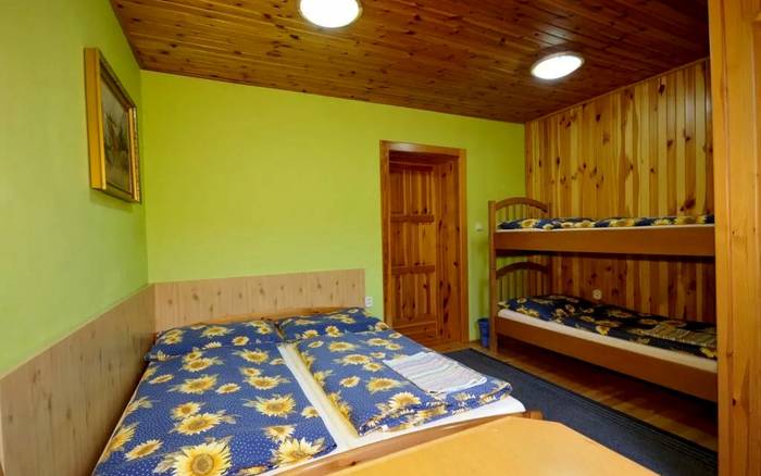 Štvorlôžková izba s poschodovou posteľou