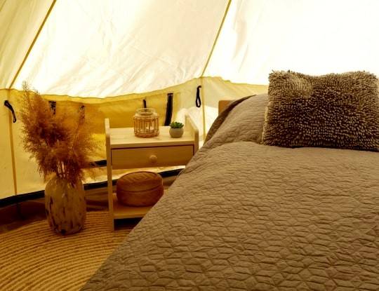 Glamping na kopečku u vinohradu