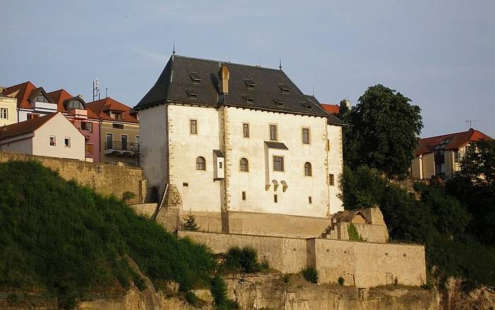 Mladá Boleslav, na krok od Českého ráje i Máchova kraje