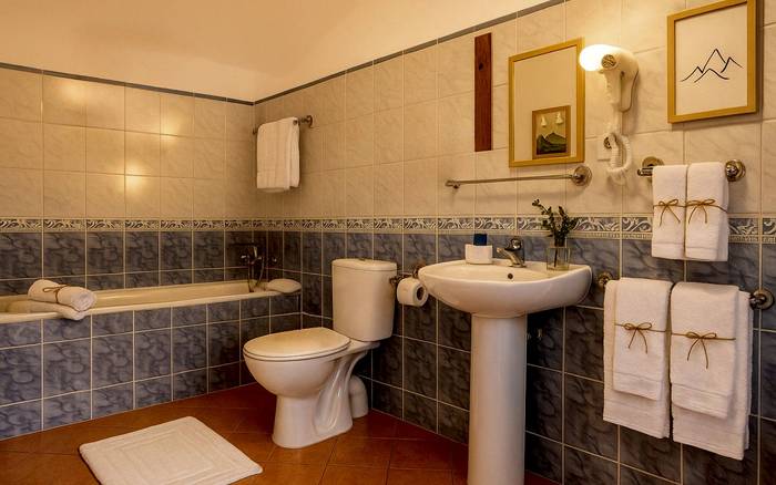 Triple Bath Rejvíz 1 (3 lůžka, vana)