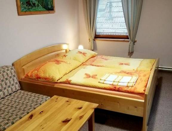 Štvorlôžková izba s poschodovou posteľou