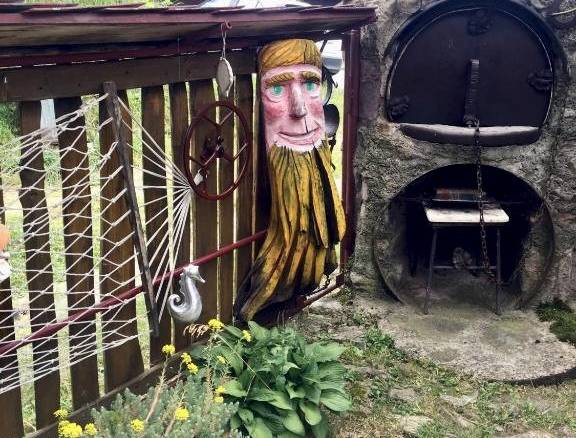 Романтична дерев'яниця Іренеус