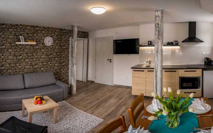 Apartmán č. 5 podkrovný s výhľadom do záhrady