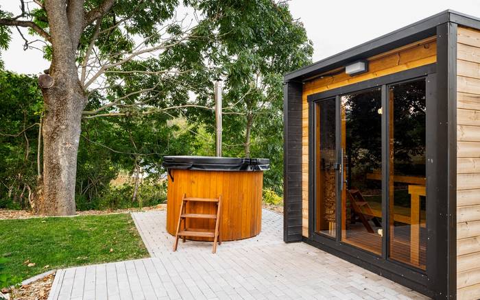 Koupací káď, sauna