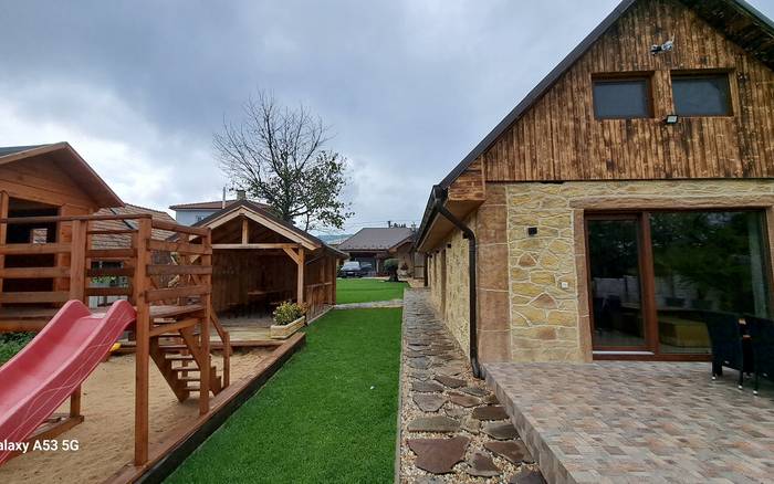 Apartmán 2 s terasov do jazierka